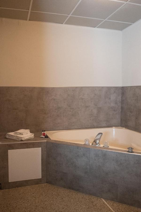 Hotel Chataura Dearborn Luaran gambar